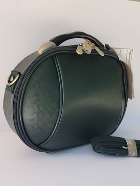 NWT TRAVEL WEAR BY DIANE GILMAN LUXURY BEAUTY CASE